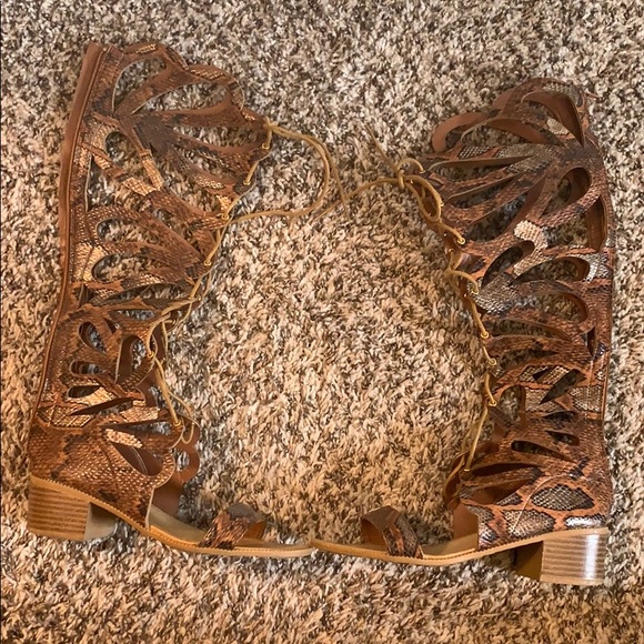 Lace up knee high gladiator sandals - Picture 1 of 2